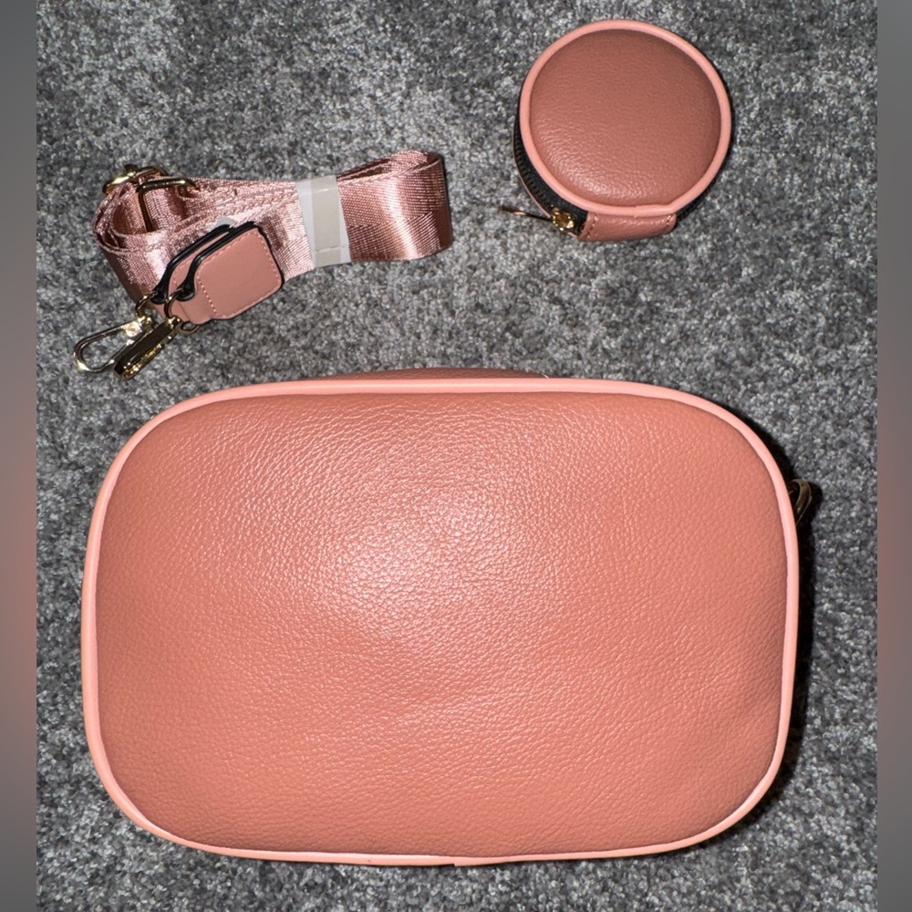 NWOT Women's Pinkish Salmon color Crossbody Camera style Bag with pouchy - Picture 6 of 6